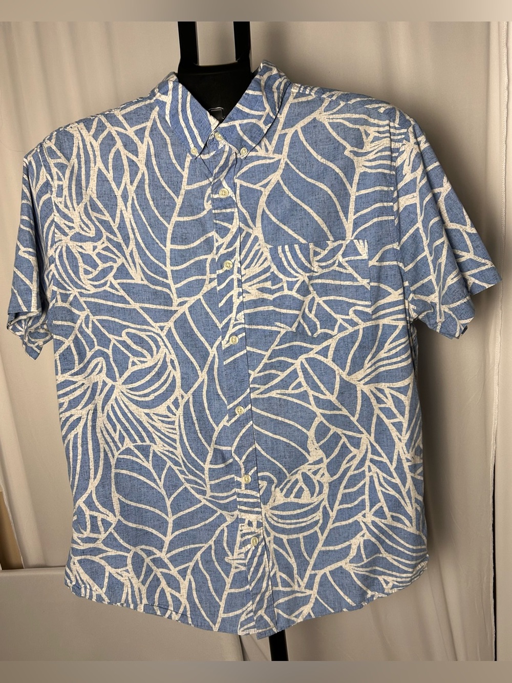 Urban Pipeline Men's Blue Palm-Leaf Print Short Sleeve Shirt